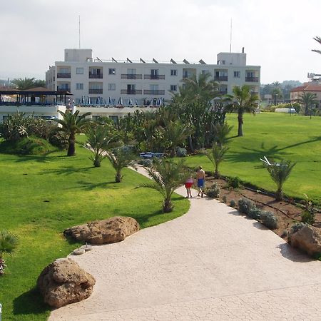 Helios Bay Hotel And Suites Paphos Exterior photo