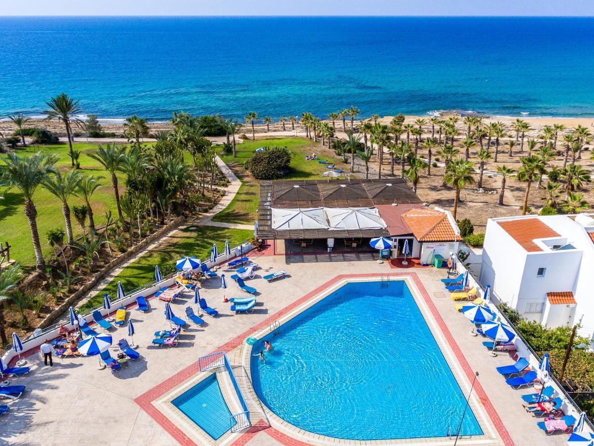 Helios Bay Hotel And Suites Paphos Exterior photo