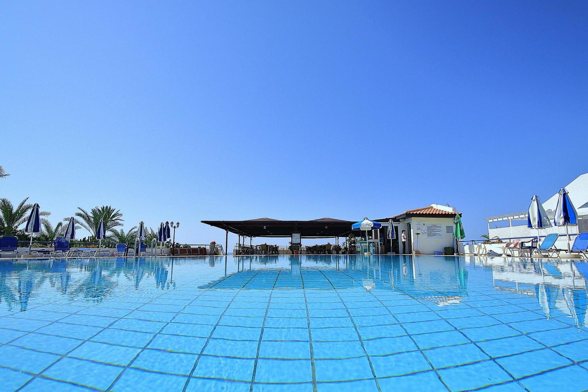 Helios Bay Hotel And Suites Paphos Facilities photo