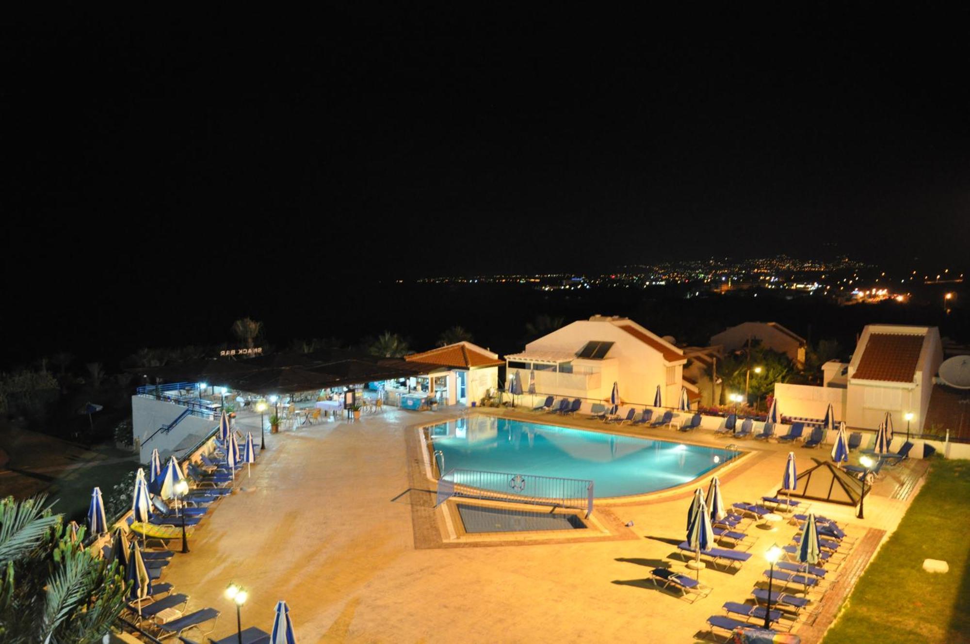 Helios Bay Hotel And Suites Klorakas Exterior photo