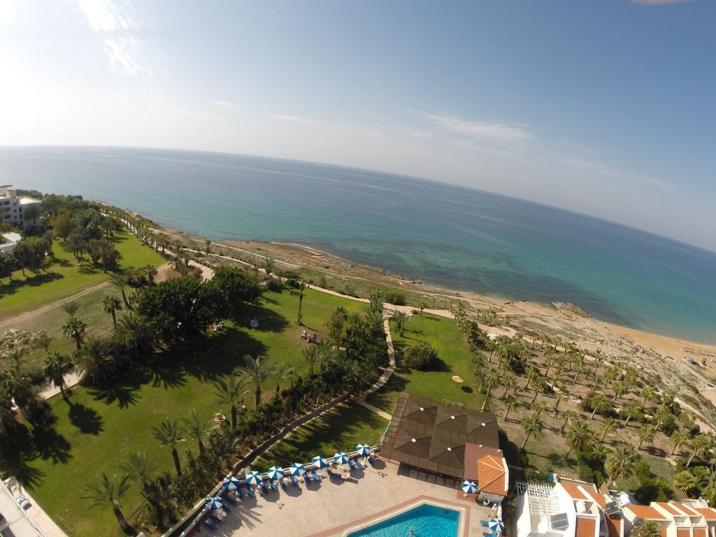 Helios Bay Hotel And Suites Paphos Exterior photo