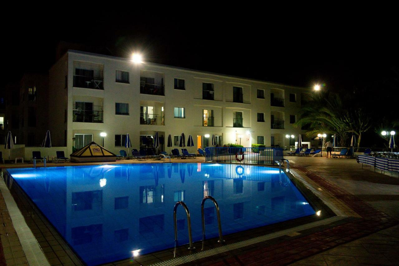 Helios Bay Hotel And Suites Klorakas Exterior photo