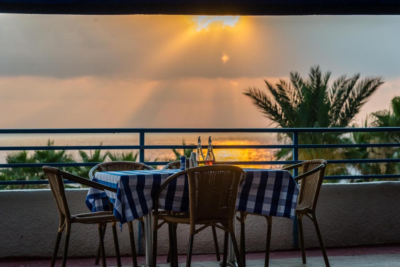 Helios Bay Hotel And Suites Klorakas Exterior photo